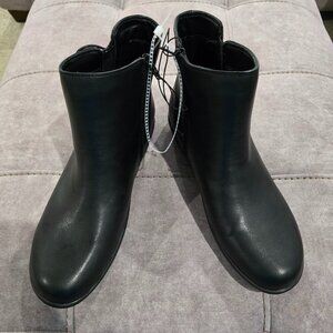 NEW Flex Step Tallie Ankle Booties Size 11M